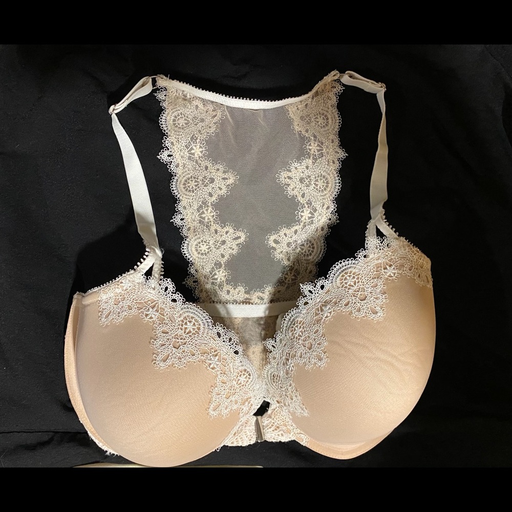 Victoria Secret bra, front clasp, NWOT